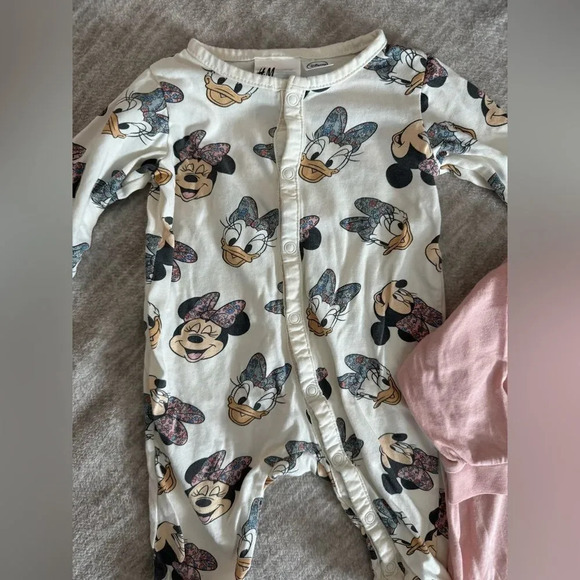 EUC H&M Minnie Mouse 2 pack Pajamas - Picture 4 of 5